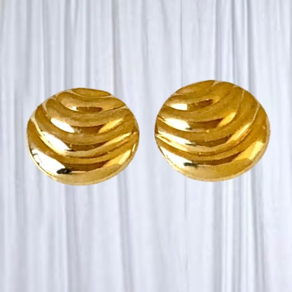 Gold Tone Pierced Stylish Statement Vintage Earrings Shiny Posts Lot of 2 - Picture 8 of 9